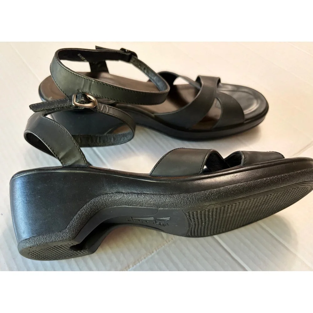 Dansko Black Leather Strappy Wedge Sandals Ankle Strap Made in Portugal Size 41